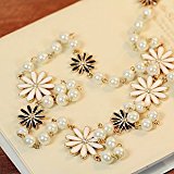 #10: フラワー モチーフ & ラインストーン使い パール ロング ネックレス（ゴールドxホワイトxブラック）