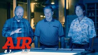 伝説のナイキシューズ誕生までの実話　マット・デイモン×ベン・アフレック「AIR エア」4月7日公開(映画.com)